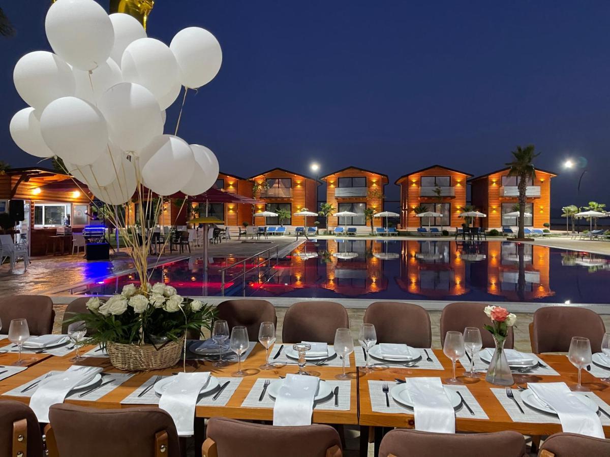 Villa Kingfish Restaurant & Boutique Patok